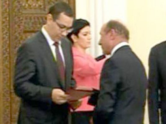 Băsescu i-a dat lui Ponta un dosar roşu!